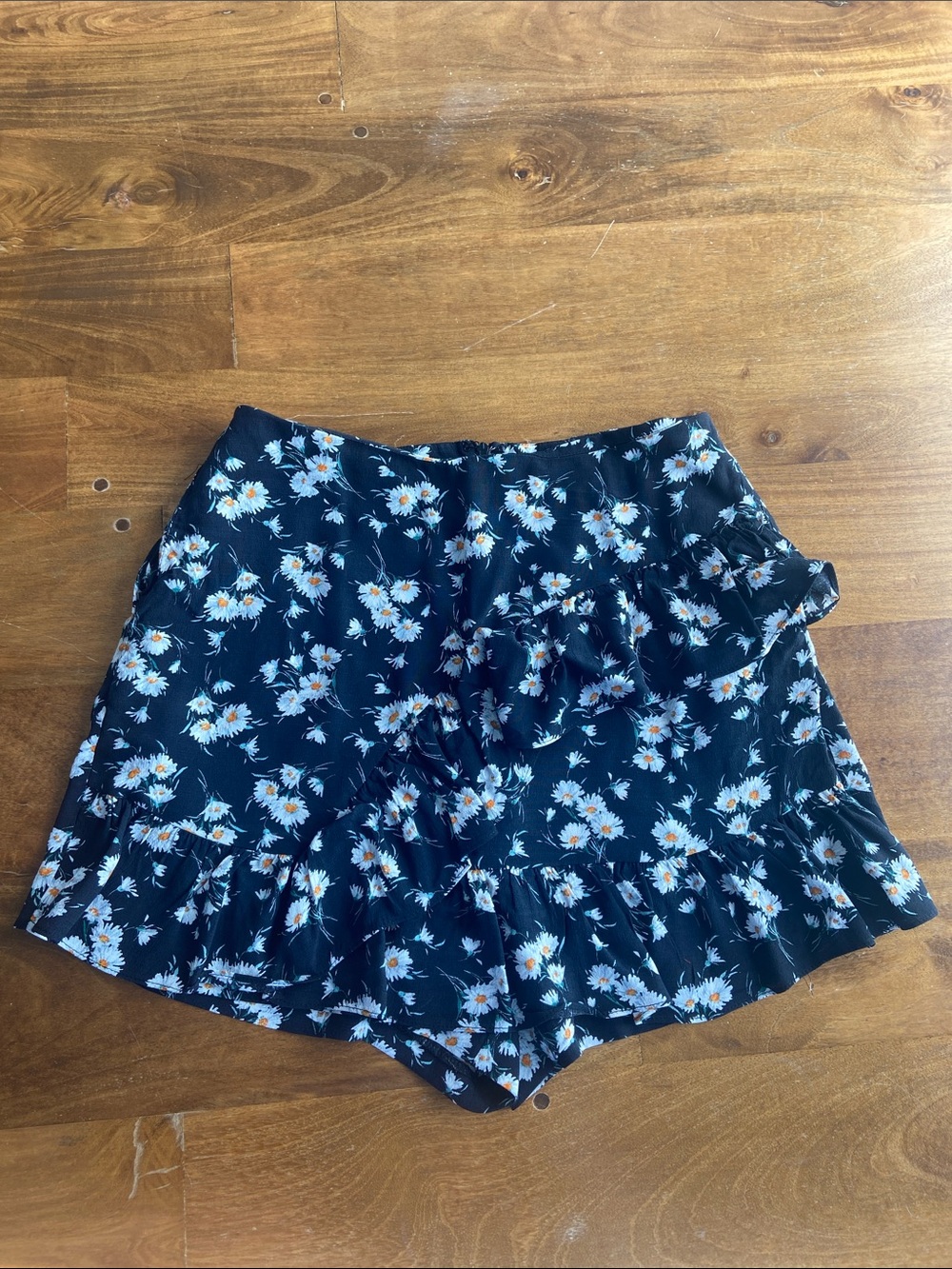 Mango Black Floral Ruffle Skort with White & Yellow Daisy Print